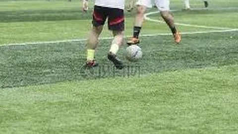 广州城与沧州雄狮战平 0-0 蒂亚戈错失良机 苏祖林进球后受伤离场